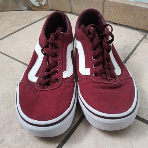 Burgundy Vans Old Skool - Picture 3 of 4